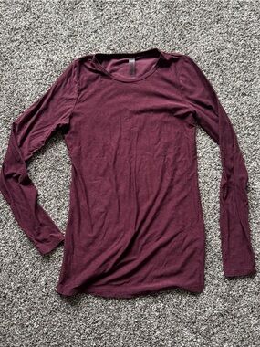 Beyond Yoga maternity Featherweight long-sleeve crewneck top